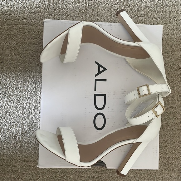 Strap sandal - Picture 2 of 5